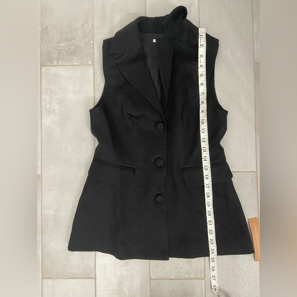 NEW Reformation Billie Sleeveless Vest Black Size Small - Picture 9 of 9